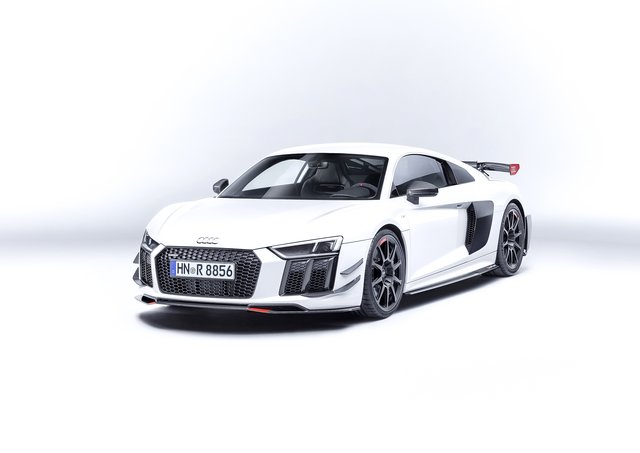 ... R8 mit Sport-Teilen. Fotos (2): Auto-Medienportal.Net