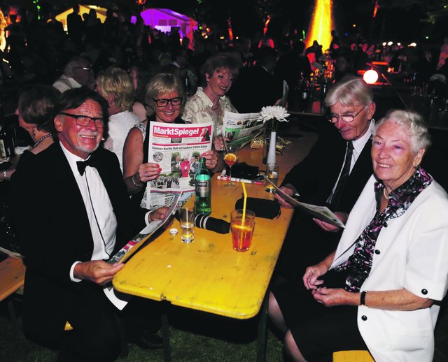 Die Mitternachtszeitung des MarktSpiegels war heiß begehrt und wurde gerne gelesen. | Foto: © bayernpress/Udo Dreier