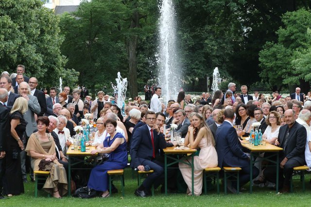 Volle Hütte: 7900 Gäste zählten die Ball-Macher im Stadtpark. | Foto: © bayernpress/Udo Dreier