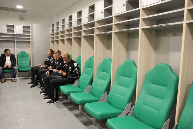 Ein Blick in die Mannschaftskabine. Foto: Ebersberger