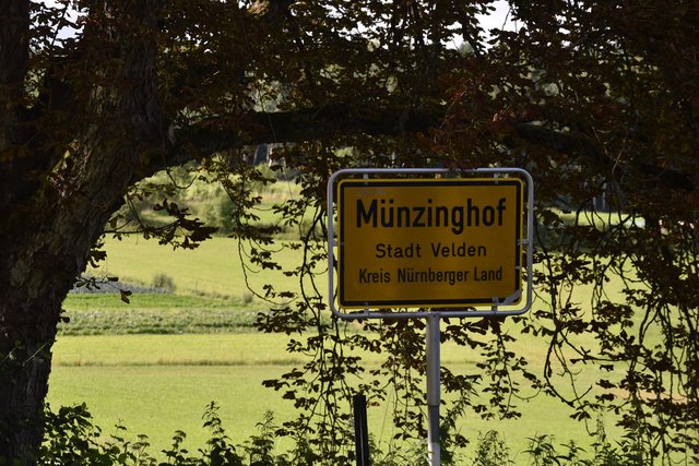 Der Chor wanderete bis hoch zum Münzinghof bei Velden. (Foto: privat)