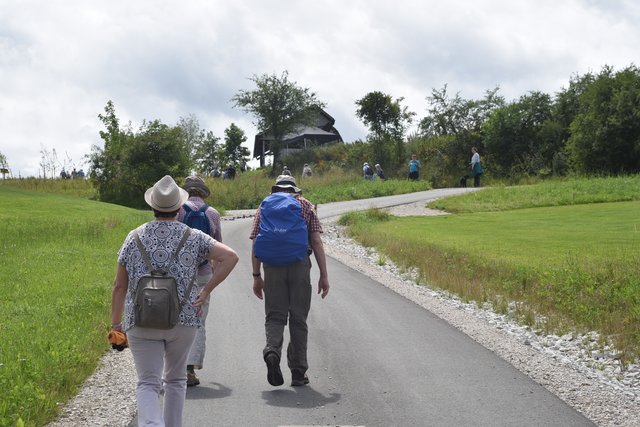 Zur Stärkung ging es weiter nach Gerhelm zum Gasthaus zum Schäferkarren... (Foto: privat)