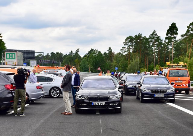 Der Ministerkonvoi ist auf die gesperrte A6 gefahren. Foto: © Peter Maskow