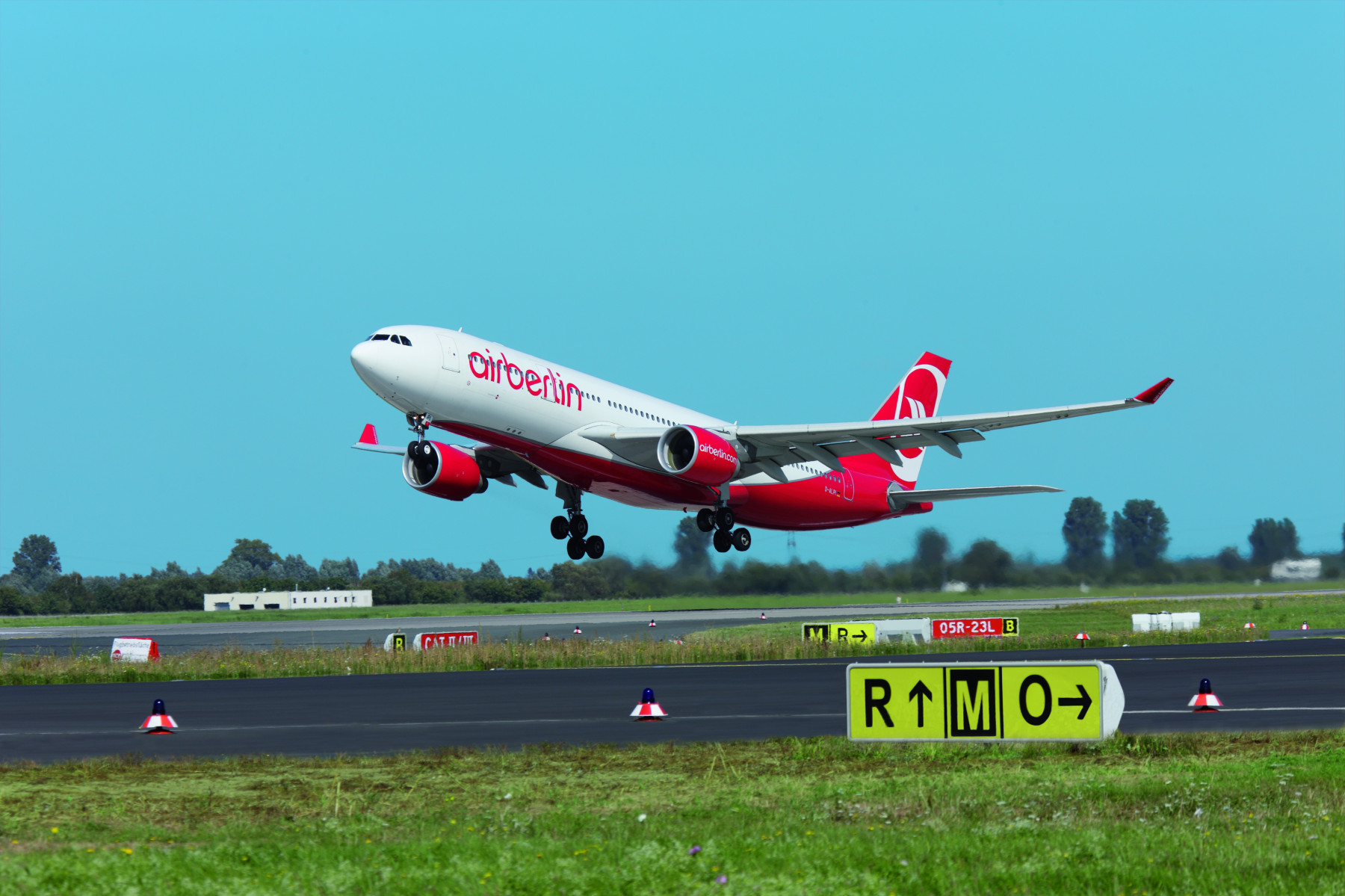Trotz des Insolvenzantrags sollen die Air Berlin-Flieger weiter in die Luft gehen.