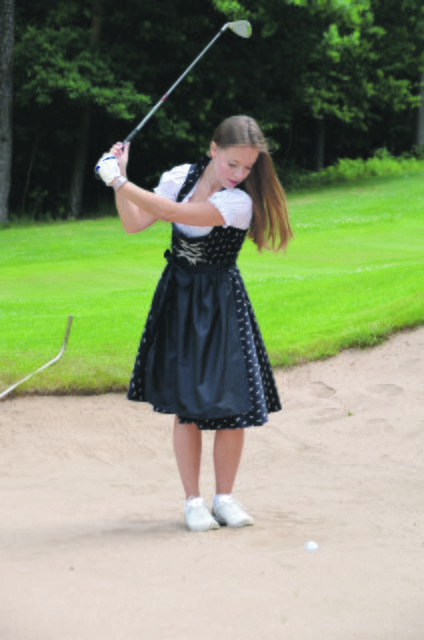 Das Golfdirndl ,,Sophisticated" kostet 699 Euro. | Foto: © Hersteller