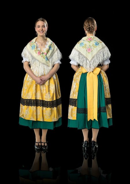 (Foto: Walther Appelt, Erlangen): Forchheim: Tracht in leuchtenden Farben