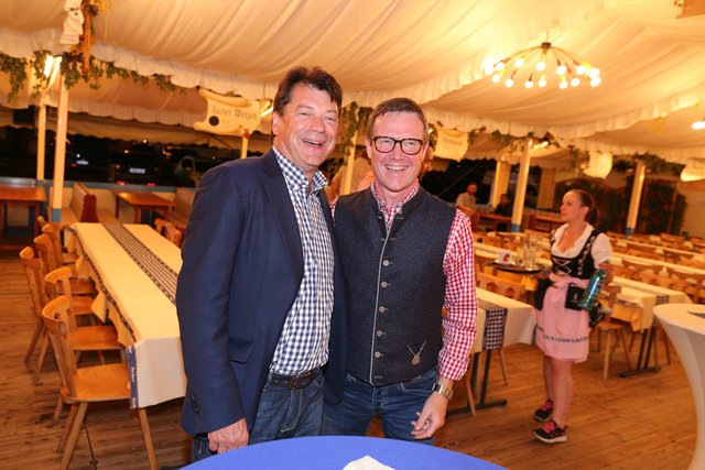Wirtschafts- und Medienstammtisch bei Gigerlas-Lössel auf dem Nürnberger Herbstvolksfest. | Foto: Udo Dreier