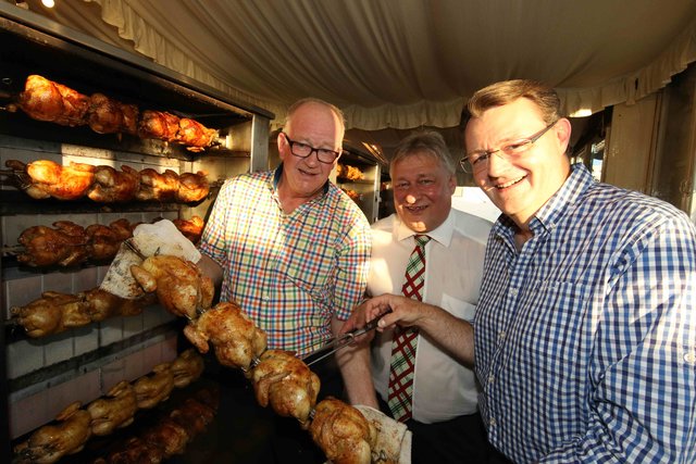 Wirtschafts- und Medienstammtisch bei Gigerlas-Lössel auf dem Nürnberger Herbstvolksfest. | Foto: Udo Dreier