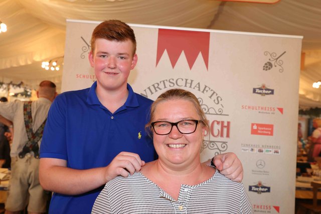 Wirtschafts- und Medienstammtisch bei Gigerlas-Lössel auf dem Nürnberger Herbstvolksfest. | Foto: Udo Dreier