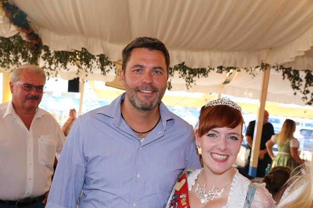 Wirtschafts- und Medienstammtisch bei Gigerlas-Lössel auf dem Nürnberger Herbstvolksfest. | Foto: Udo Dreier