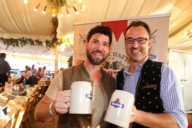 Wirtschafts- und Medienstammtisch bei Gigerlas-Lössel auf dem Nürnberger Herbstvolksfest. | Foto: Udo Dreier