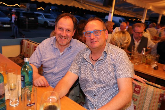 Wirtschafts- und Medienstammtisch bei Gigerlas-Lössel auf dem Nürnberger Herbstvolksfest. | Foto: Udo Dreier