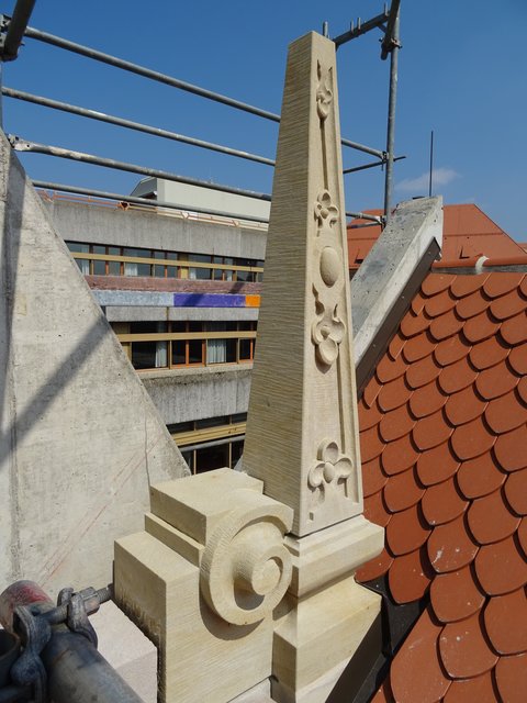 Paradebeispiel Pellerhof: Der Obelisk am Nordgiebel. | Foto: Karl-Heinz Enderle