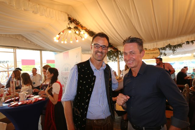 Tucher-Gastronomiedirektor Jörg Träger (l.) mit Altstadtwirt Michael Förster. | Foto: John R. Braun