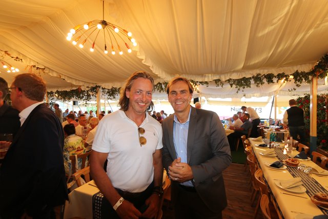 Funkhaus-Geschäftsführer Alexander Koller (r.) mit Altstadtwirt Thomas Förster. | Foto: John R. Braun