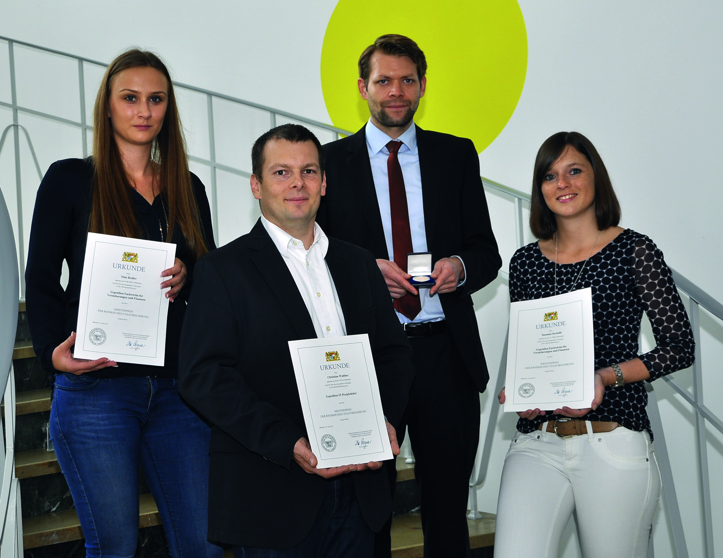 Erfolgreiche Weiterbildung bei der uniVersa (v.l.): Nina Rodler, Christian Walther, Thorsten Heiselbetz und Susanne Seybold.
