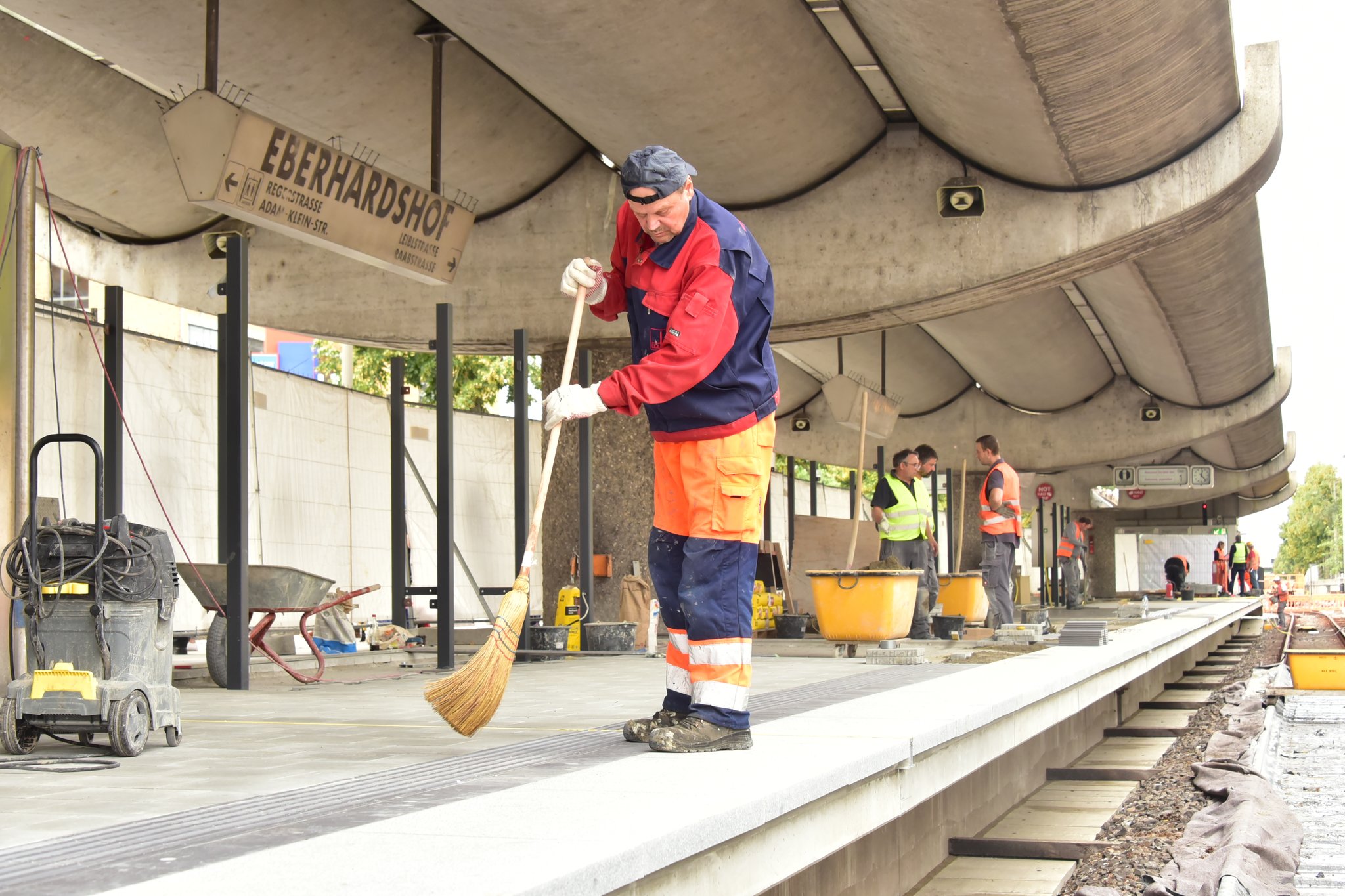 UBahnhof Eberhardshof UBahnLinie U1 wieder durchgängig unterwegs