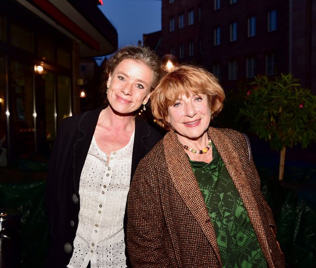 Elisabeth Zeitler-Boos (li.) mit TV-Star Hannelore Hoger. Foto: © Peter Maskow