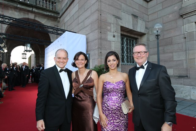 Bundestagskandidat Sebastian Brehm (l.) und Lebensgefährtin Barbara Hauerstein (2.v.l.) mit Handwerskammer-Präsident Thomas Pirner und Ehefrau Vanessa Fiore. | Foto: Braun / Dreier / Friedrich / Maskow / Müller