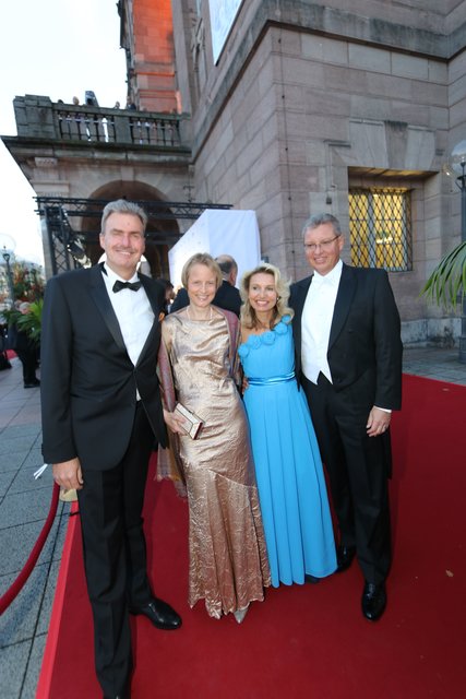 Die Messe-Geschäftsführer Peter Ottmann (l.) mit Ehefrau Cornelia (2.v.l.) und Dr. Roland Fleck mit Ehefrau Dagmar. | Foto: Braun / Dreier / Friedrich / Maskow / Müller