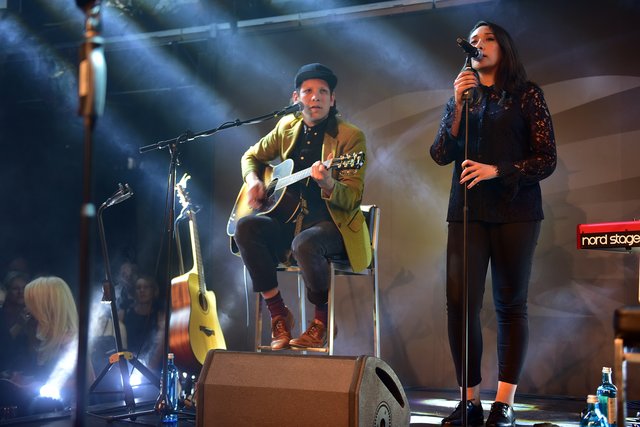 Foto: Juergen Friedrich, Germany,   Motiv:  Popsängerin Lena Meyer- Landruth              Beschreibung: Nach zweijaehriger Pause hatte der Nuernberger Opernball sein Comeback gefeiert. Unter dem Motto Klassik- Entertainment feierten ueber 2000 Gäste eine beschwingte Ballnacht in der Metropolregion Nuernberg. | Foto: Braun / Dreier / Friedrich / Maskow / Müller