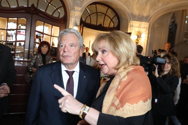 Joachim Gauck und Evi Kurz. | Foto: Udo Dreier