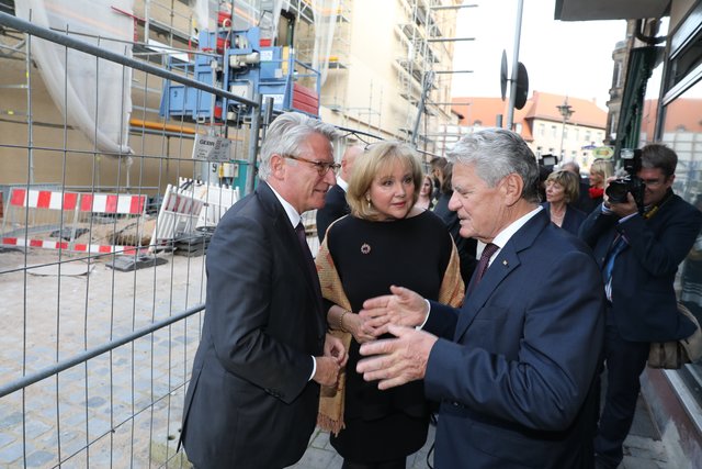 Peter und Evi Kurz mit Bundespräsident a.D. Joachim Gauck (r.). | Foto: Udo Dreier