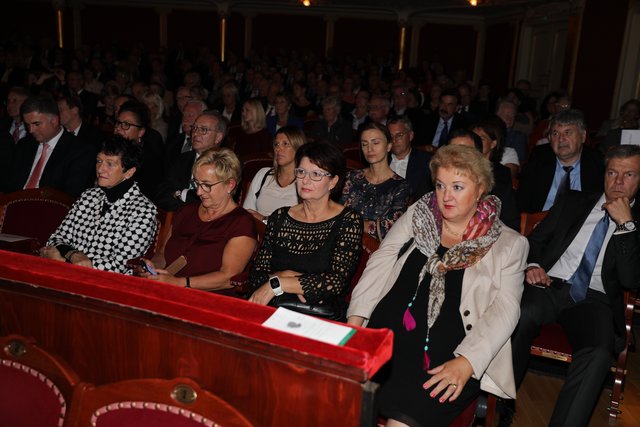 MdL Petra Guttenberger - Foto: Udo Dreier - 26.09.2017 - Fürth / Bayern - Verleihung Ludwig-Erhard-Preis 2017 in Fürth  Bayerns Innen- und Bauminister Joachim Herrmann bei der Verleihung des Ludwig-Erhard-Preises 2017 in Fürth: Förderung der wissenschaftlichen Auseinandersetzung und Fortführung der Sozialen Marktwirtschaft - Eröffnung des Ludwig-Erhard-Zentrums in Fürth Ende 2017 - Knapp 15 Millionen Euro Förderung durch Freistaat und Bund+++ Ganz im Zeichen der Erinnerung an Ludwig Erhards 120. Geburt