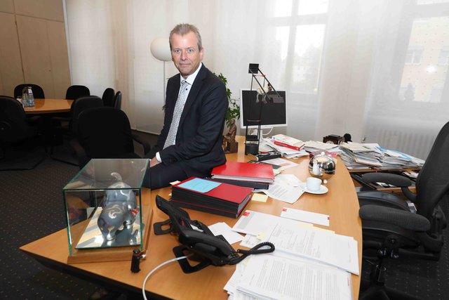 Oberbürgermeister Dr. Ulrich Maly in seinem Büro. Am Sonntag, 15. Oktober 2017, 11 bis 12.45 Uhr, kann man ihn dort besuchen.