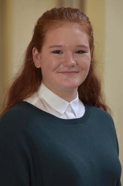 Franziska Oerter 16 Jahr, Schülerin des Willstätter-Gymnasiums Nürnberg. Hobbys: Singen, Gitarre spielen, Skifahren, Lesen. | Foto: Stadt Nürnberg