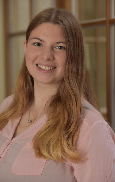 Anja Leuthold 18 Jahre, Angestellte. Hobbys: Posaune spielen, Klavier spielen, Ballett, Jazz- und Stepptanz. | Foto: Stadt Nürnberg