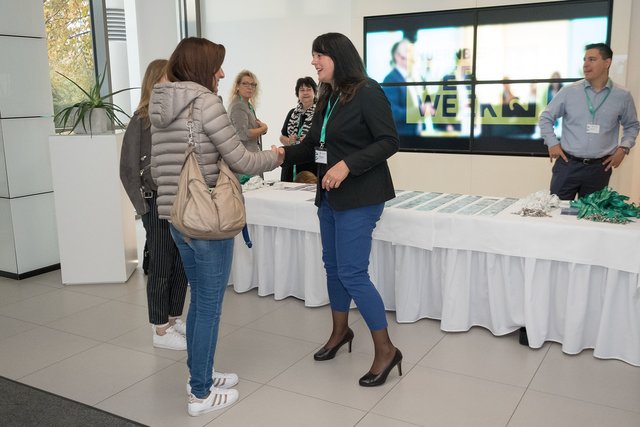 SELLWERK-Verkaufsleiterin Elke Weigelt begrüßt Ihre Gäste. Foto: © Jens Liebenberg / SELLWERK