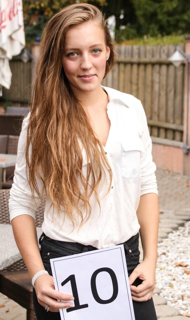 Chantal Schumann (17), Ausbildung zur Fliesenlegerin. | Foto: Nicole Fuchsbauer