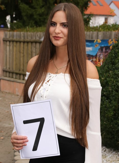 Sarah Dokic (16), Ausbildung in einer Steuerkanzlei. | Foto: Nicole Fuchsbauer