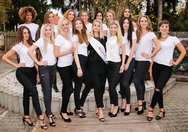Sie haben es geschafft: Wer wird Nachfolgerin der amtierenden Miss Franken Classic Alicia Blut (Mitte)? | Foto: Nicole Fuchsbauer
