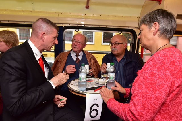 Mit an Bord war auch der für Technik und Marketing zuständige VAG-Vorstand Tim Dahlmann-Resing (l.). | Foto: Claus Felix