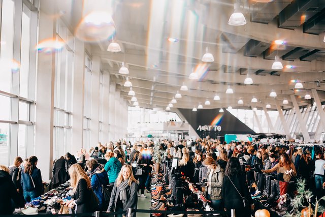 Schuuuuhe! Fashion Flash am 6. und 7. November 2017 in der Heinrich Lades Halle. | Foto: fashion-flash.de