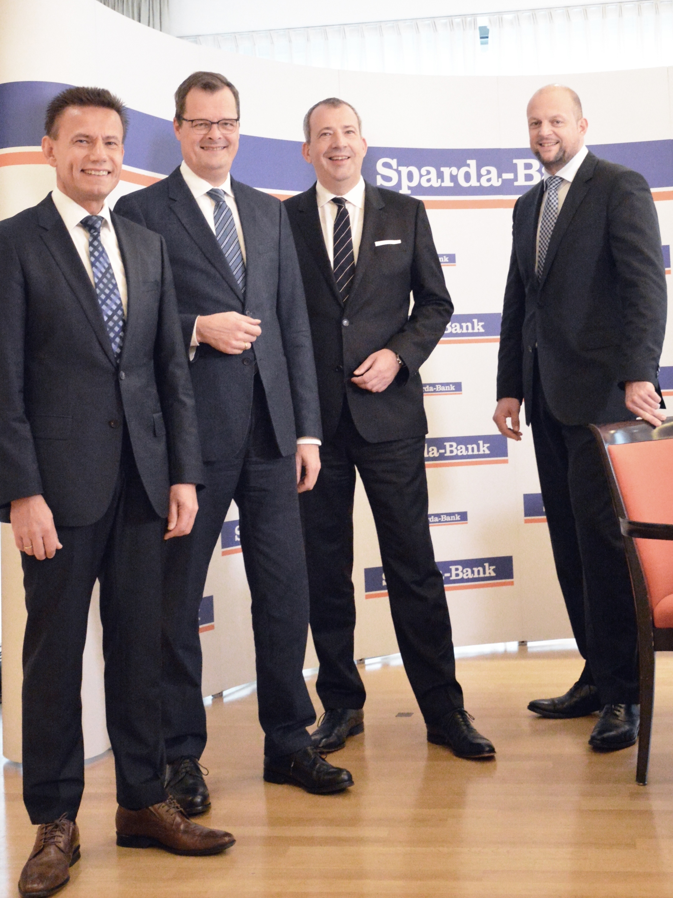 Von links: Thomas Lang, stellvertretender Vorstandsvorsitzender der Sparda-Bank Nürnberg, Prof. Dr. Joachim Wuermeling, Mitglied des Vorstands der Deutschen Bundesbank, Stefan Schindler, Vorstandsvorsitzender der Sparda-Bank Nürnberg und Markus Lehnemann, Vorstandsmitglied der Sparda-Bank Nürnberg. Foto: © Sparda-Bank Nürnberg eG