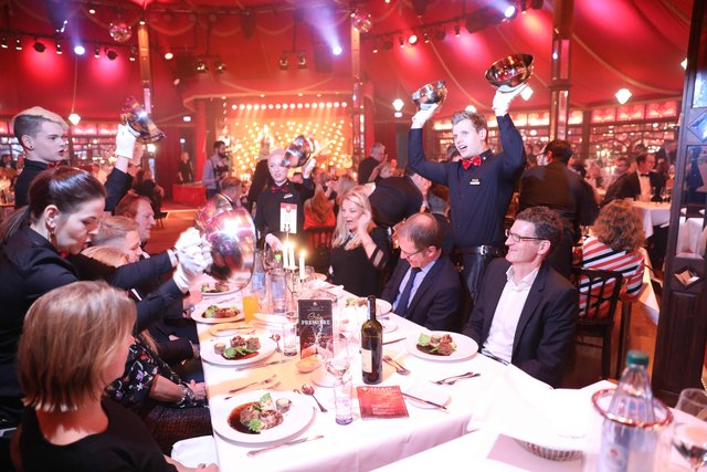Schmausen wie die VIPs bei der Premiere: MarktSpiegel macht‘s möglich! | Foto: © Udo Dreier