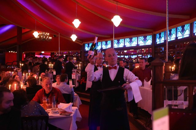 Die Gäste von MarktSpiegel & Palazzo erlebten einen temporeichen Abend voller kulinarischer und artistischer Höhepunkte. | Foto: Udo Dreier