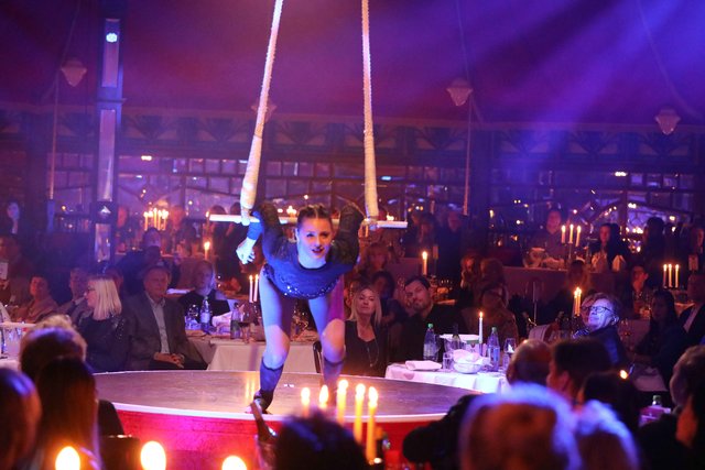 Die Gäste von MarktSpiegel & Palazzo erlebten einen temporeichen Abend voller kulinarischer und artistischer Höhepunkte. | Foto: Udo Dreier