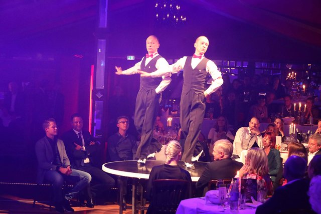 Die Gäste von MarktSpiegel & Palazzo erlebten einen temporeichen Abend voller kulinarischer und artistischer Höhepunkte. | Foto: Udo Dreier