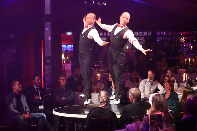 Die Gäste von MarktSpiegel & Palazzo erlebten einen temporeichen Abend voller kulinarischer und artistischer Höhepunkte. | Foto: Udo Dreier