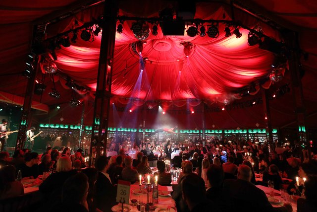 Die Gäste von MarktSpiegel & Palazzo erlebten einen temporeichen Abend voller kulinarischer und artistischer Höhepunkte. | Foto: Udo Dreier