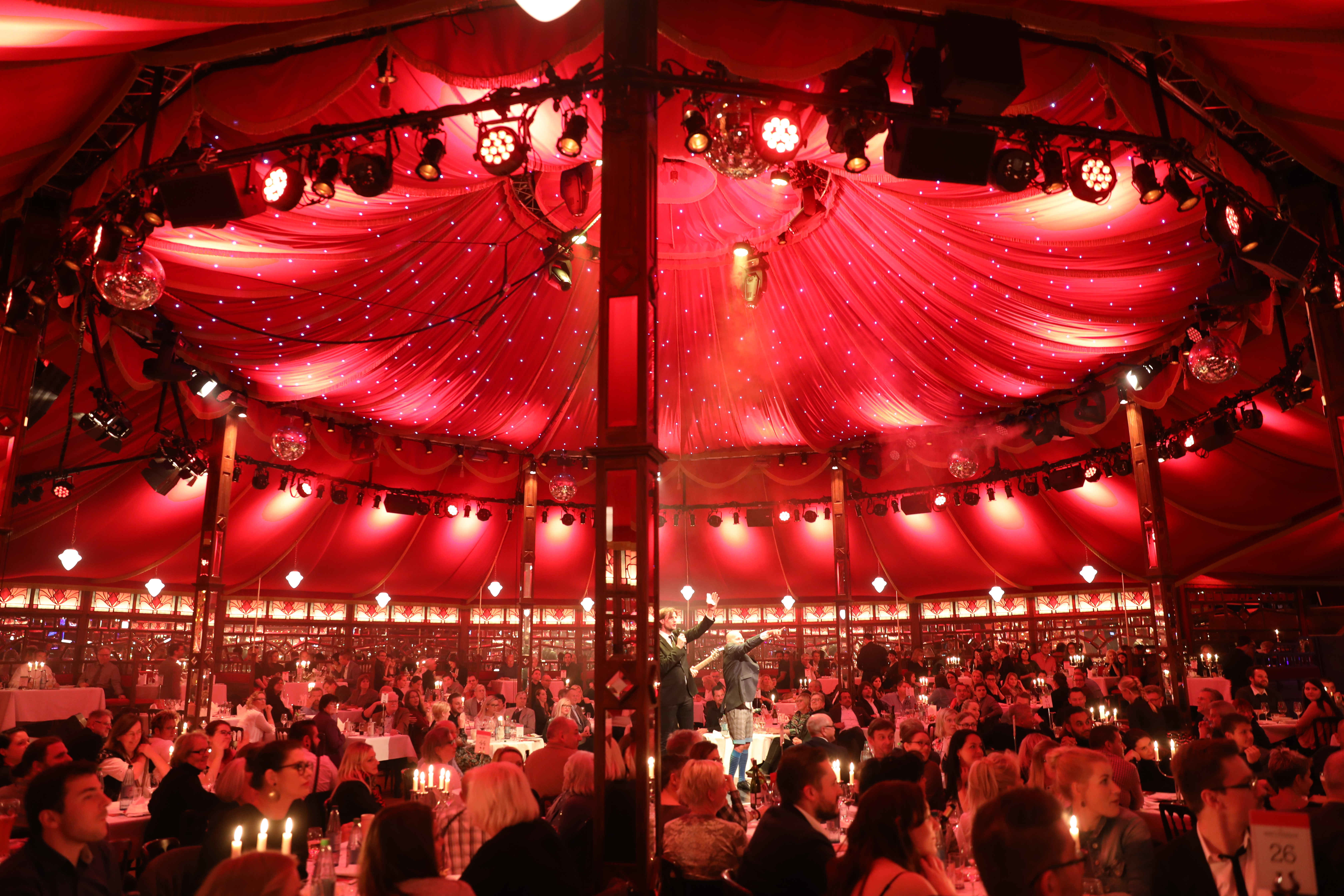 Die Gäste von MarktSpiegel & Palazzo erlebten einen temporeichen Abend voller kulinarischer und artistischer Höhepunkte.