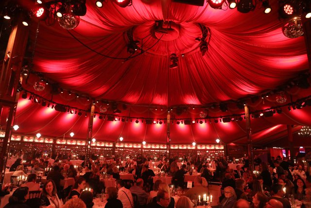Die Gäste von MarktSpiegel & Palazzo erlebten einen temporeichen Abend voller kulinarischer und artistischer Höhepunkte. | Foto: Udo Dreier