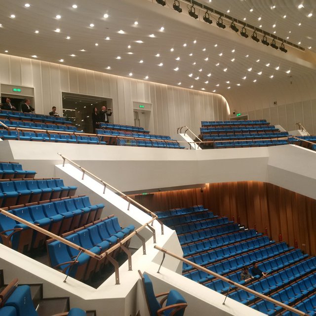 Dr Michael Fraas berichtet aus Chengdu: ,,Im selben Gebäudekomplex des Cooperation Center befindet sich auch ein hochmoderne Konzertsaal, der von einem finnischen Architekten entworfen wurde. Es herrscht hervorragende Akustik. Wir könnten uns davon überzeugen, da während unseres Besuchs dort eine Orchesterprobe lief.‎" | Foto: Dr. Michael Fraas