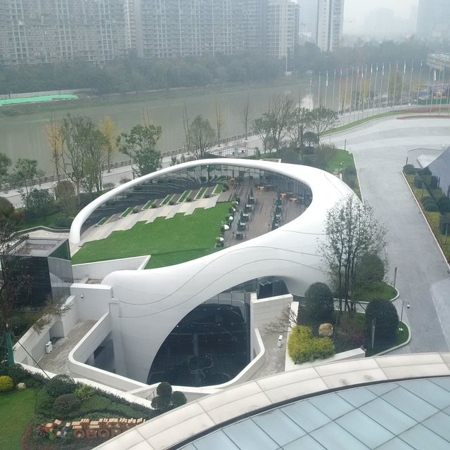 Dr Michael Fraas berichtet aus Chengdu: ,,Im selben Gebäudekomplex des Cooperation Center befindet sich auch ein hochmoderne Konzertsaal, der von einem finnischen Architekten entworfen wurde. Es herrscht hervorragende Akustik. Wir könnten uns davon überzeugen, da während unseres Besuchs dort eine Orchesterprobe lief.‎" | Foto: Dr. Michael Fraas