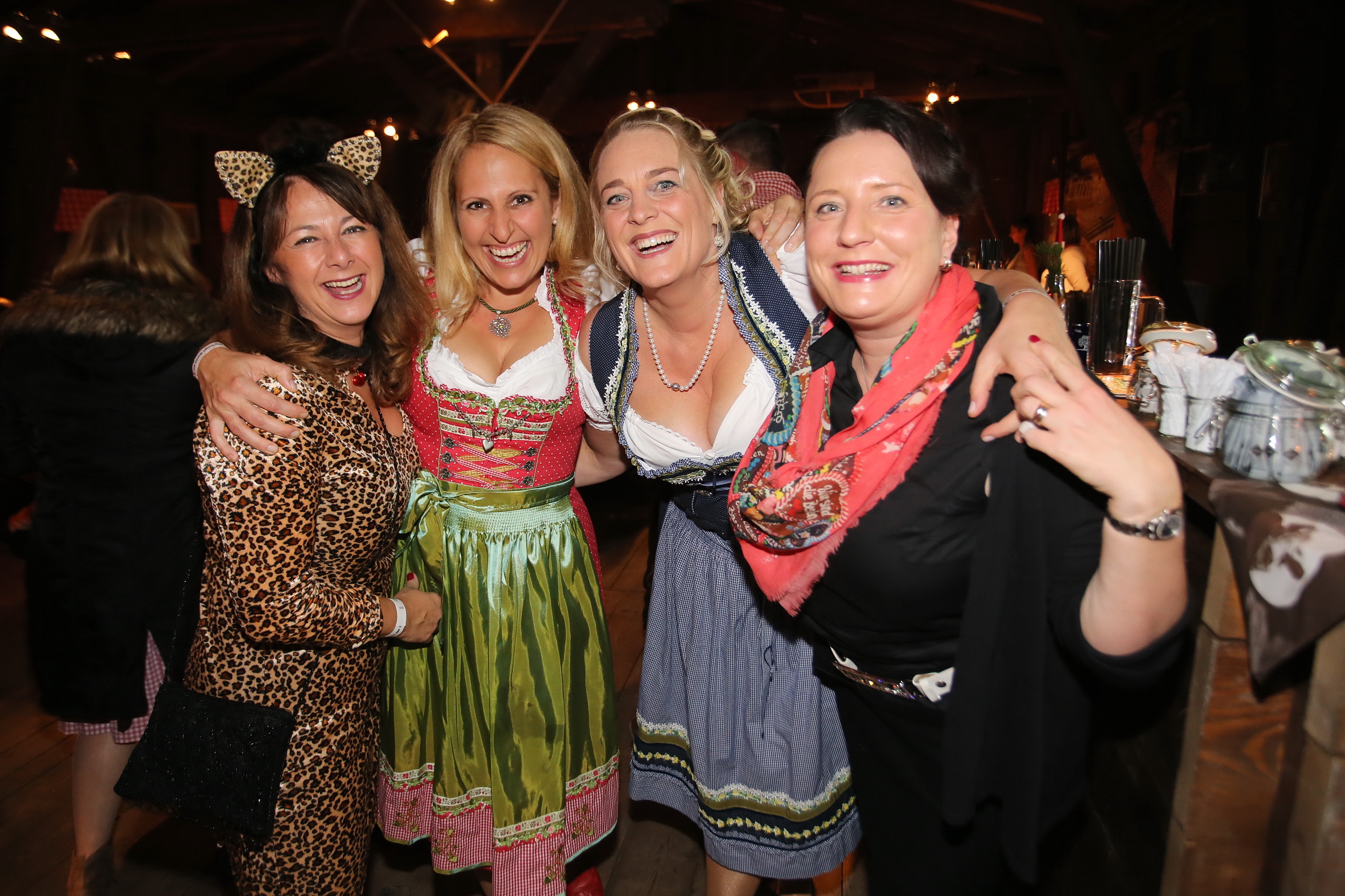 Gute Laune ist garantiert, wenn der ganze Abend mit Speis' und Trank nicht einen Cent kostet, weil die Zeche MarktSpiegel & werk :b events übernehmen!