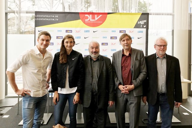 Fiebern schon jetzt dem großen Leichtathletik-Fest in Nürnberg entgegen: (v.li.n.re.) Speerwurf-Olympiasieger 2016 Thomas Röhler, die amtierende Deutsche Meisterin über 800 Meter Christina Hering, Wolfgang Schoeppe (Präsident des Bayerischen Leichtathletikverbandes), Jürgen Thielemann und Manfred Mamontow.